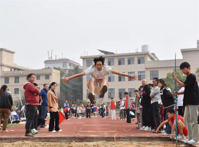 辛苦训练，运动员收获丰硕成果
