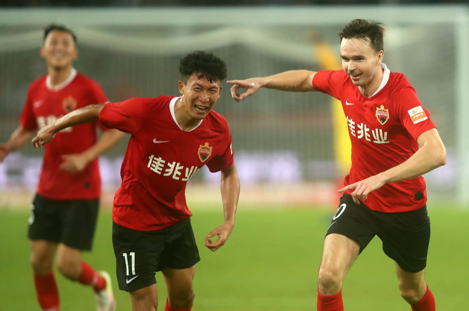 关于深圳佳兆业客场战平沈阳东北，继续保持不败战绩的信息