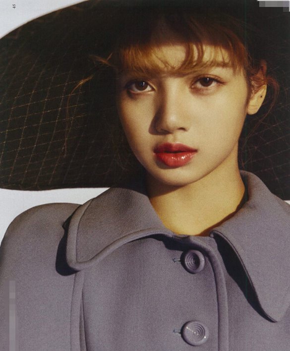 包含娇小女子篮球一展身手，斩获关注和尊敬的词条