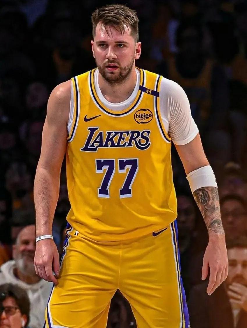 爵士爆冷美国男篮,莫里斯高光表现的简单介绍 爵士爆冷美国男篮,莫里斯高光表现的简单介绍