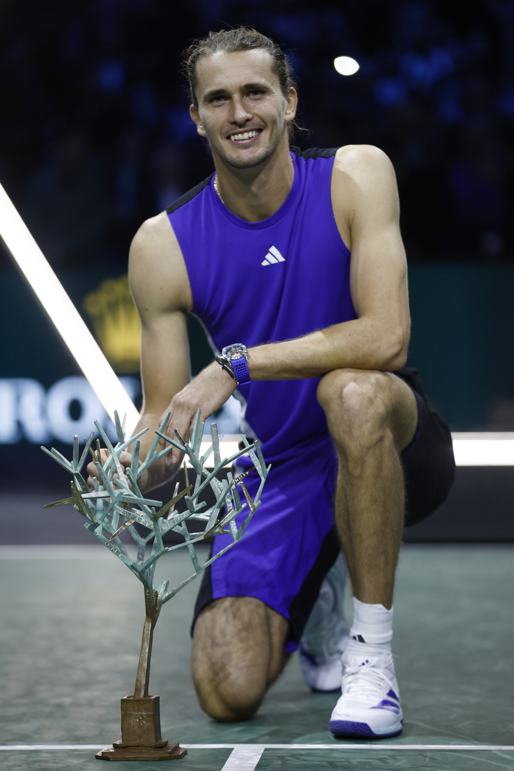 日本网球队险胜欧洲网球队,兹维列夫打破历史纪录的简单介绍 日本网球队险胜欧洲网球队,兹维列夫打破历史纪录的简单介绍