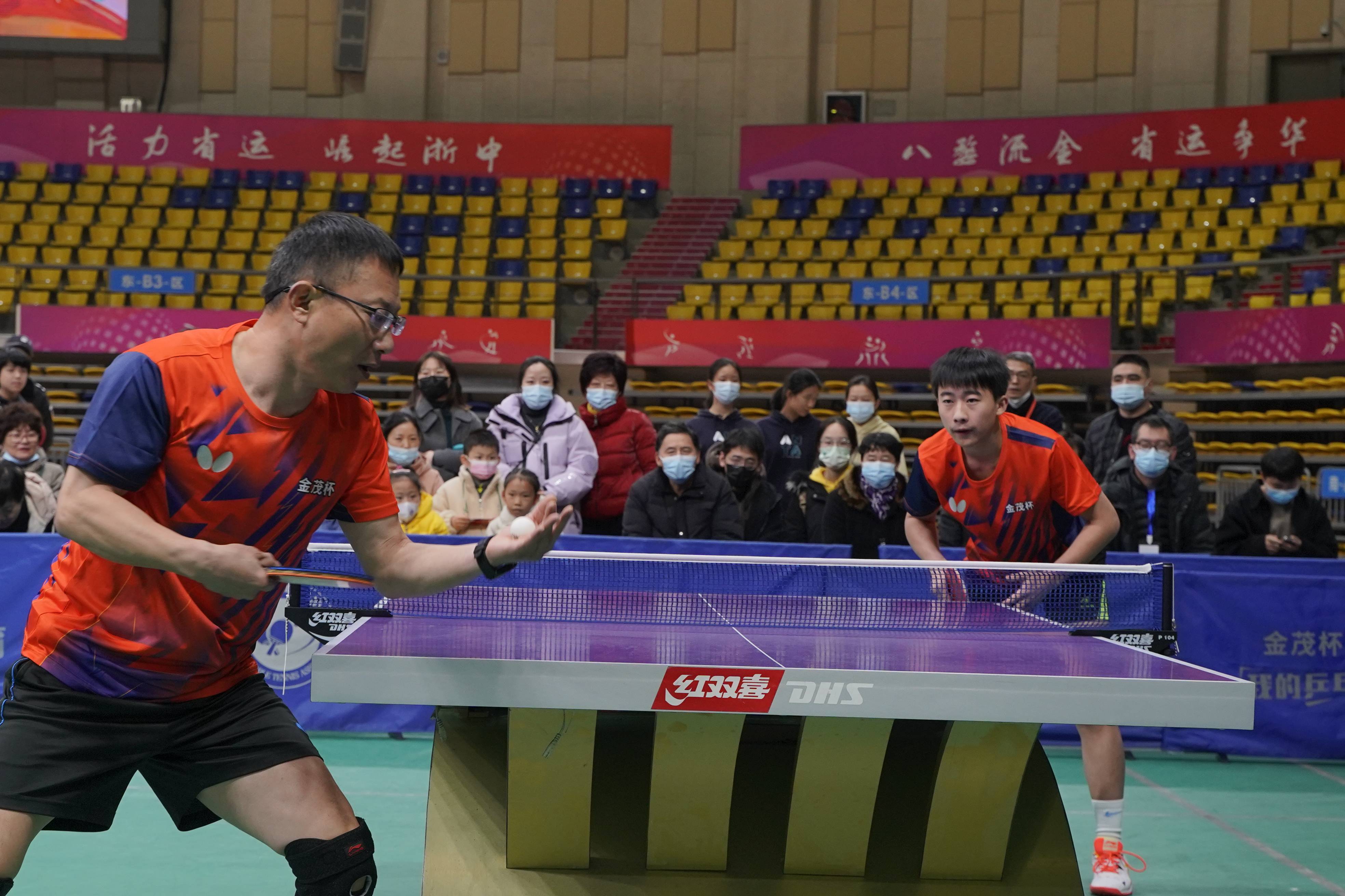 包含豪门对决！乒乓球上演世纪大战的词条