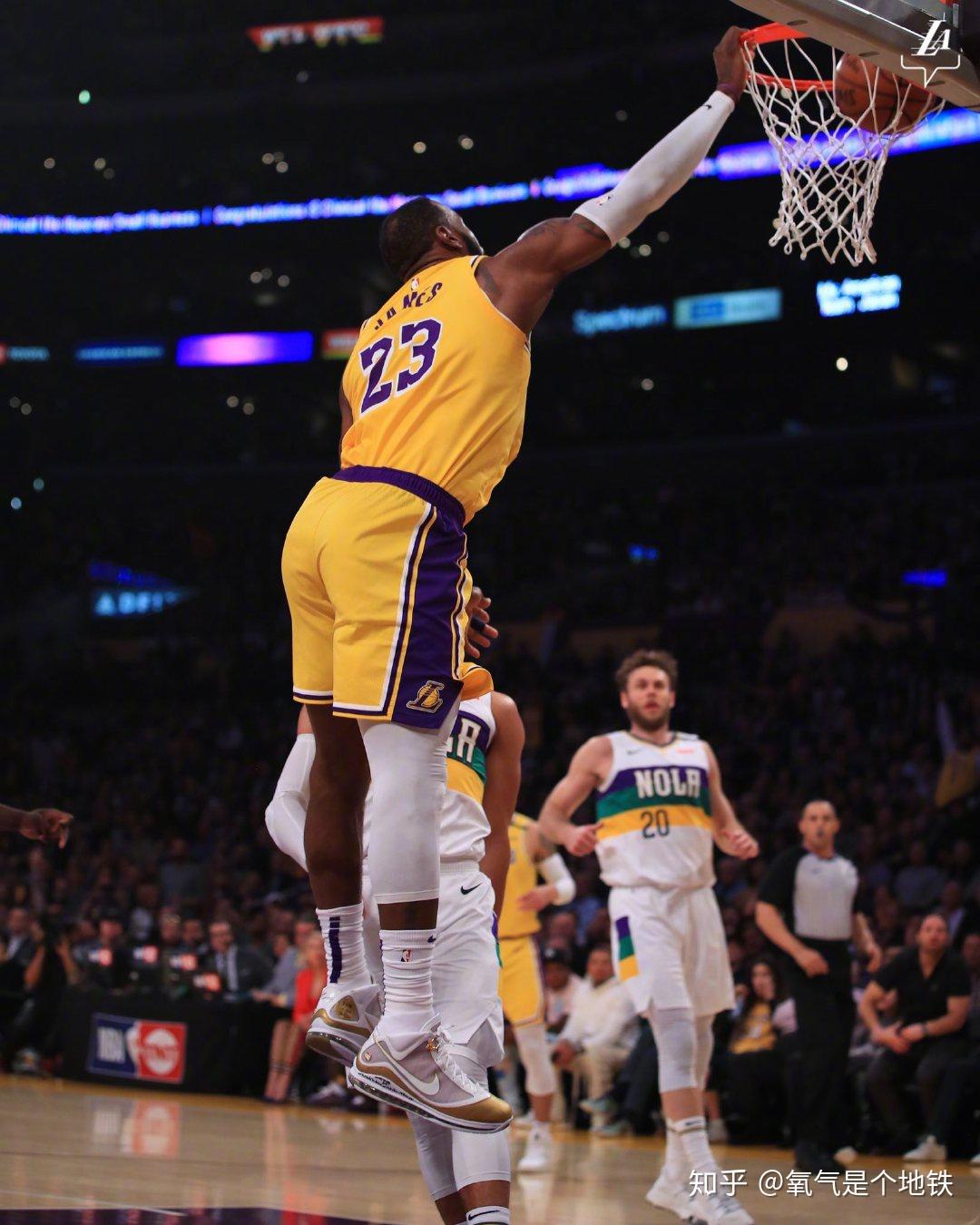 鹈鹕力克江苏队，布伦森惊艳四座